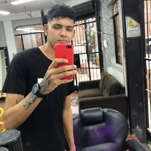 Meet your Posher, Axel